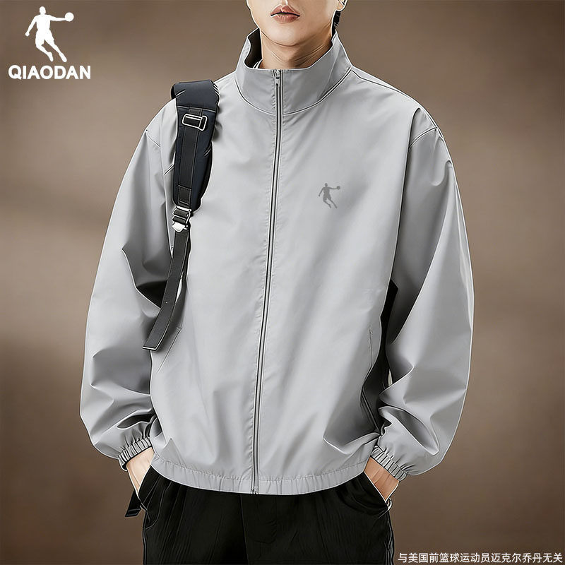 乔丹运动风衣男款2026秋季新款户外防风登山服灰色外套上衣夹克衫