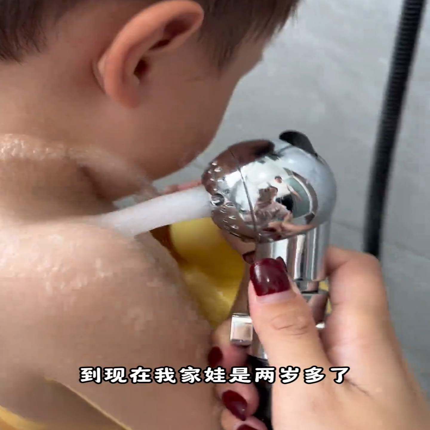 儿童花洒宝宝洗澡淋浴头洗头减压