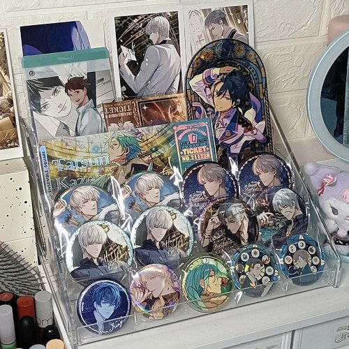 吧唧谷子阶梯式分层展示