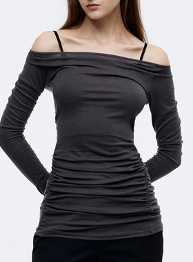 dat. 天丝羊毛弧线分割腰部堆褶长袖一字肩船领打底衫