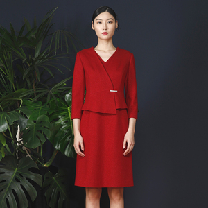 戴布拉芬品牌新款春季假两件设计时尚大气中长款v领显瘦连衣裙