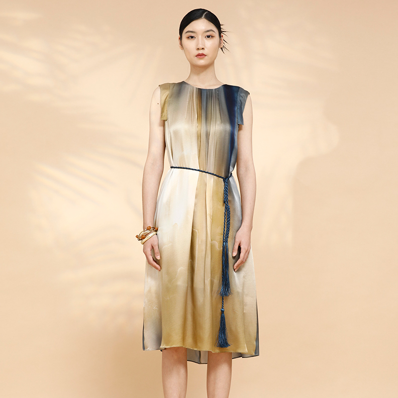 连衣裙通勤风戴布拉芬