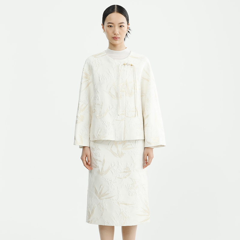 戴布拉芬新款冬季新中式国风刺绣圆领短外套女小众设计感轻薄上衣