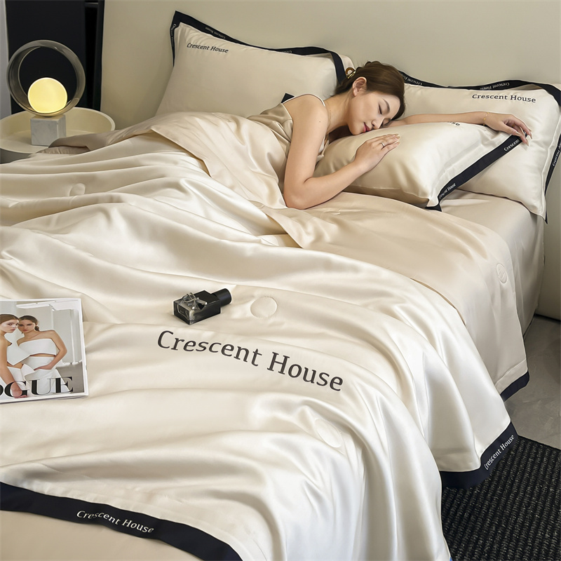 轻奢冰丝夏凉被四件套高级感单人双人空调被夏被可机洗薄被子夏季