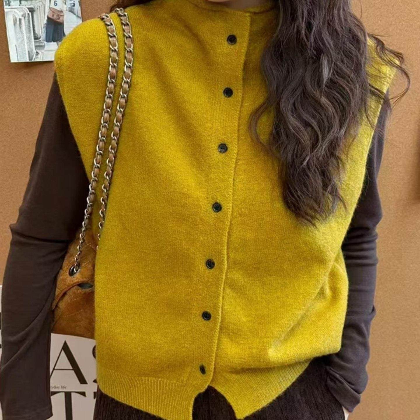 ROUMIKL小立领无袖针织马甲女新款春秋季叠穿百搭单排扣背心软糯