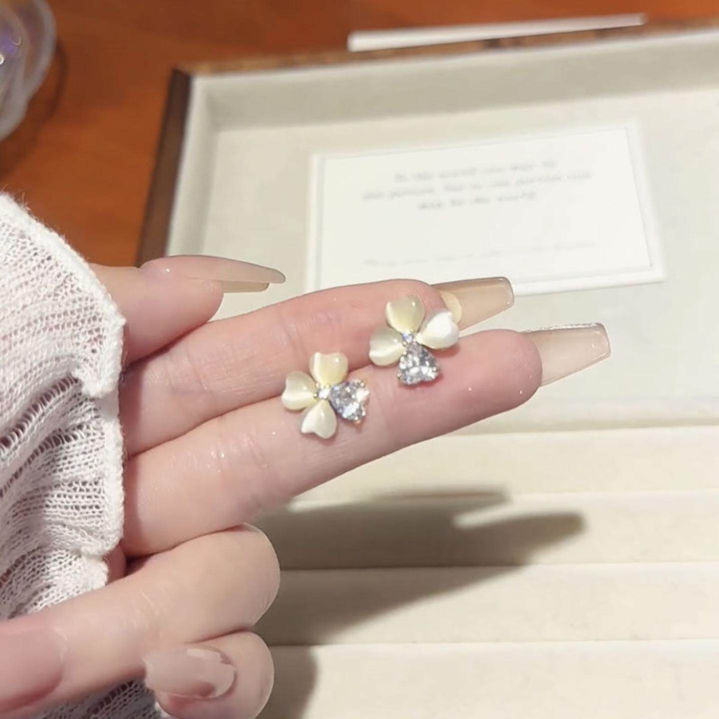 猫眼石四叶花耳扣女经典百搭高档