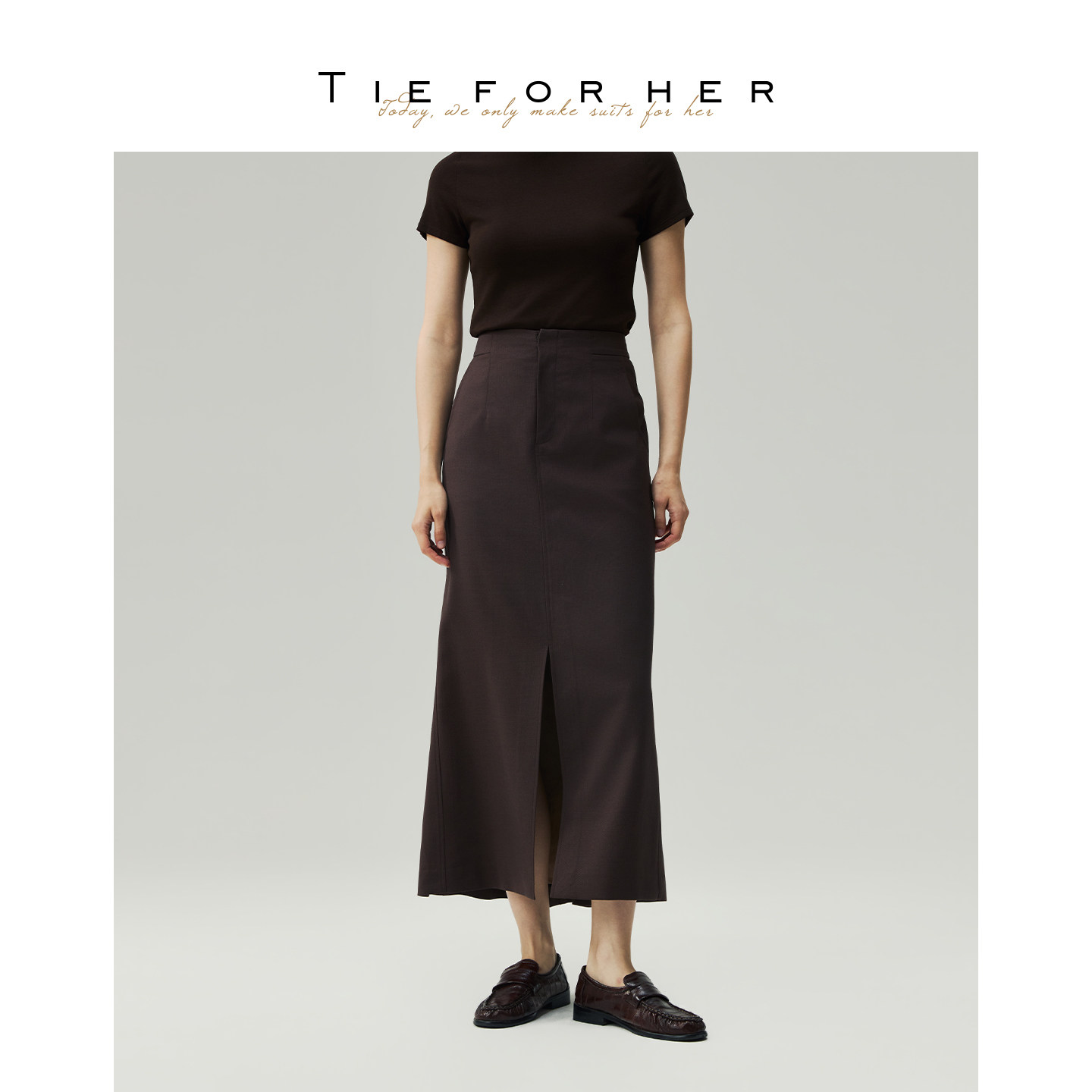 TieForHer 乌木棕颗粒纹高腰显瘦通勤前开衩直筒半裙 26早秋新款