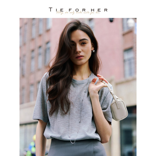 TieForHer 2026夏新款 轻薄竹节肌理感烫钻针织短袖休闲上衣女