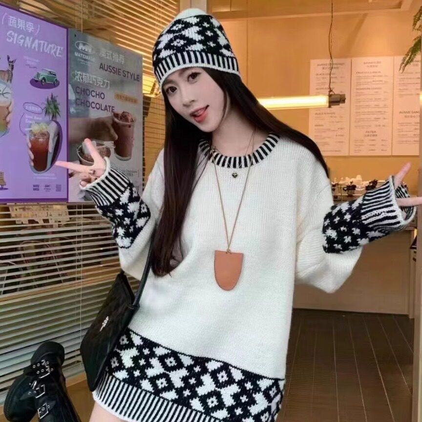 圆领宽松复古毛衣撞色提花秋冬新款慵懒休闲针织衫大毛衣女配帽子图片