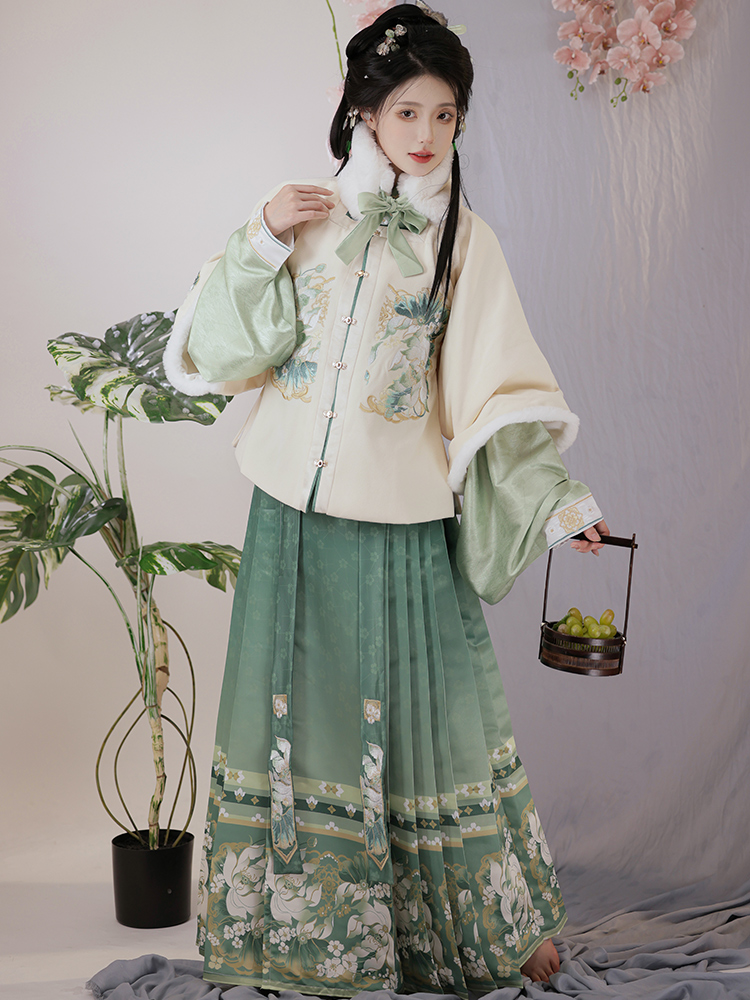 明制方领披袄琵琶袖马面裙加绒款