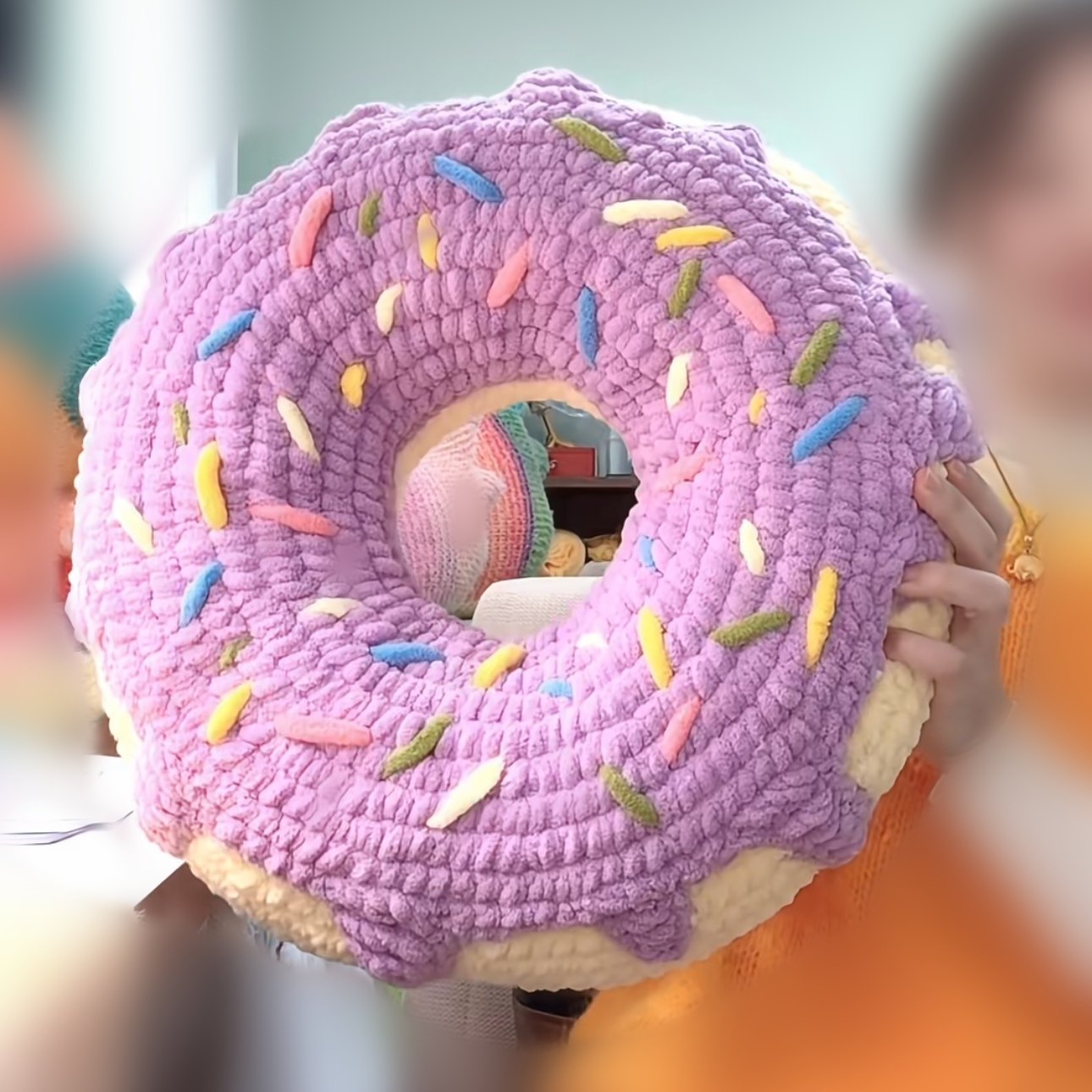 甜甜圈抱枕冰条线粗毛线钩针编织材料包钩针编织新手入门钩织毛线