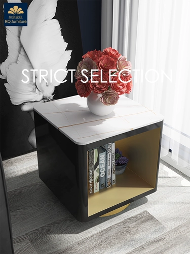 Современный и минималистичный мраморный квадратный диван для кровати