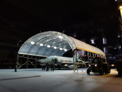 08机库 1/72 停机坪带金属机棚带电源亮灯模块化军用机场成品模型