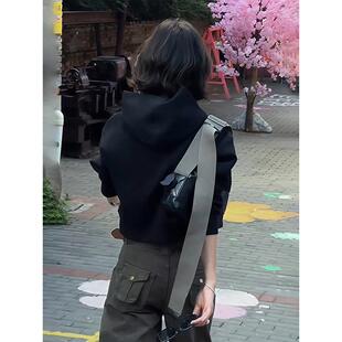 ROUMIKL黑色连帽长袖短款美式卫衣女款2025早秋新款小个子宽松慵