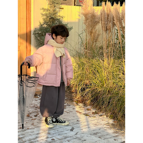 虾酱麻麻粉色连帽羽绒服