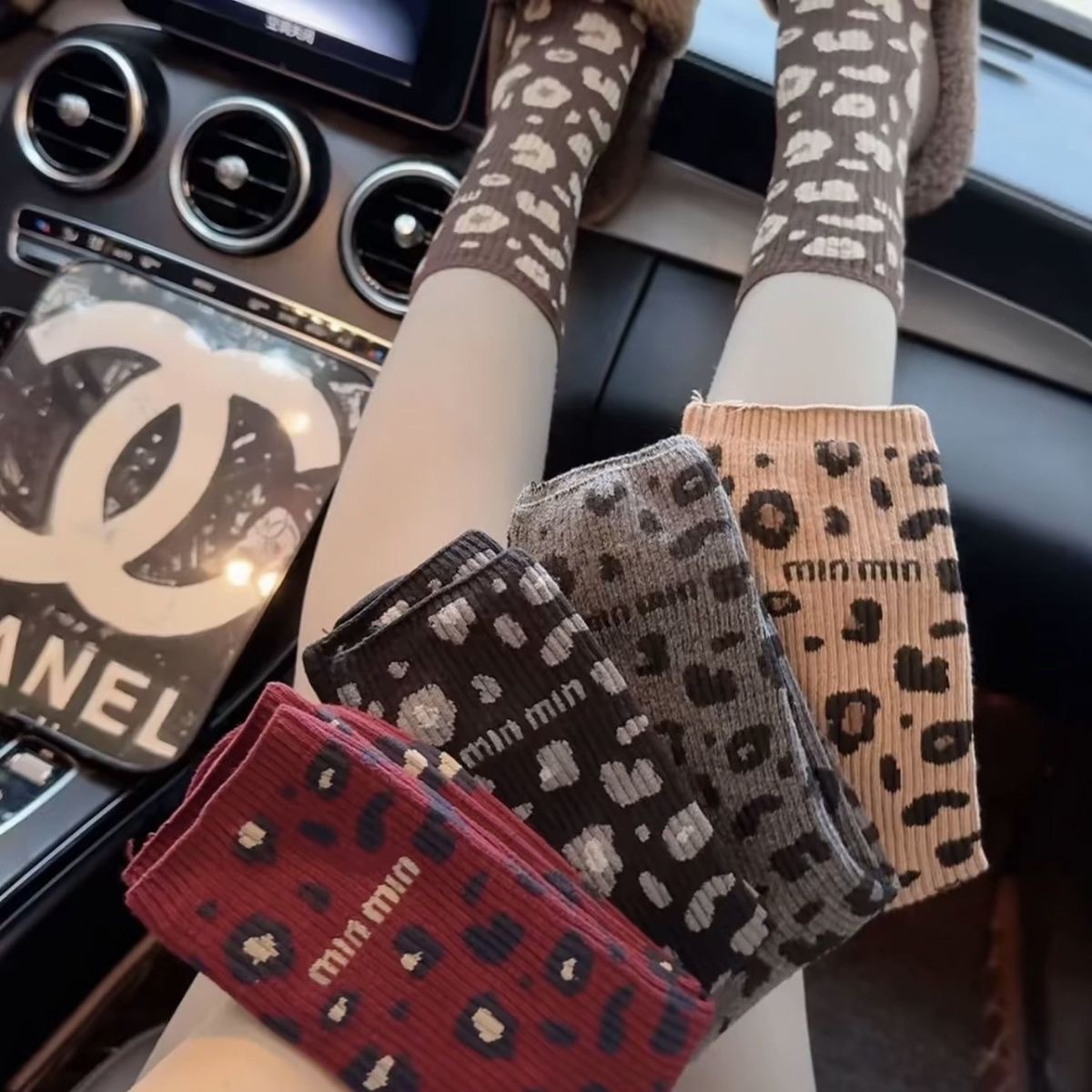 秋冬新款袜子女高颜值ins潮百搭字母豹纹秋冬复古欧美长袜高腰袜