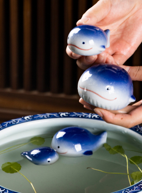 陶瓷海豚鱼缸摆件观赏鱼漂浮水面