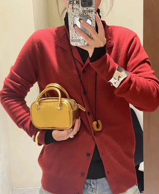 里里定制｜新款节日红色美利奴羊毛小立领针织毛衣开衫女
