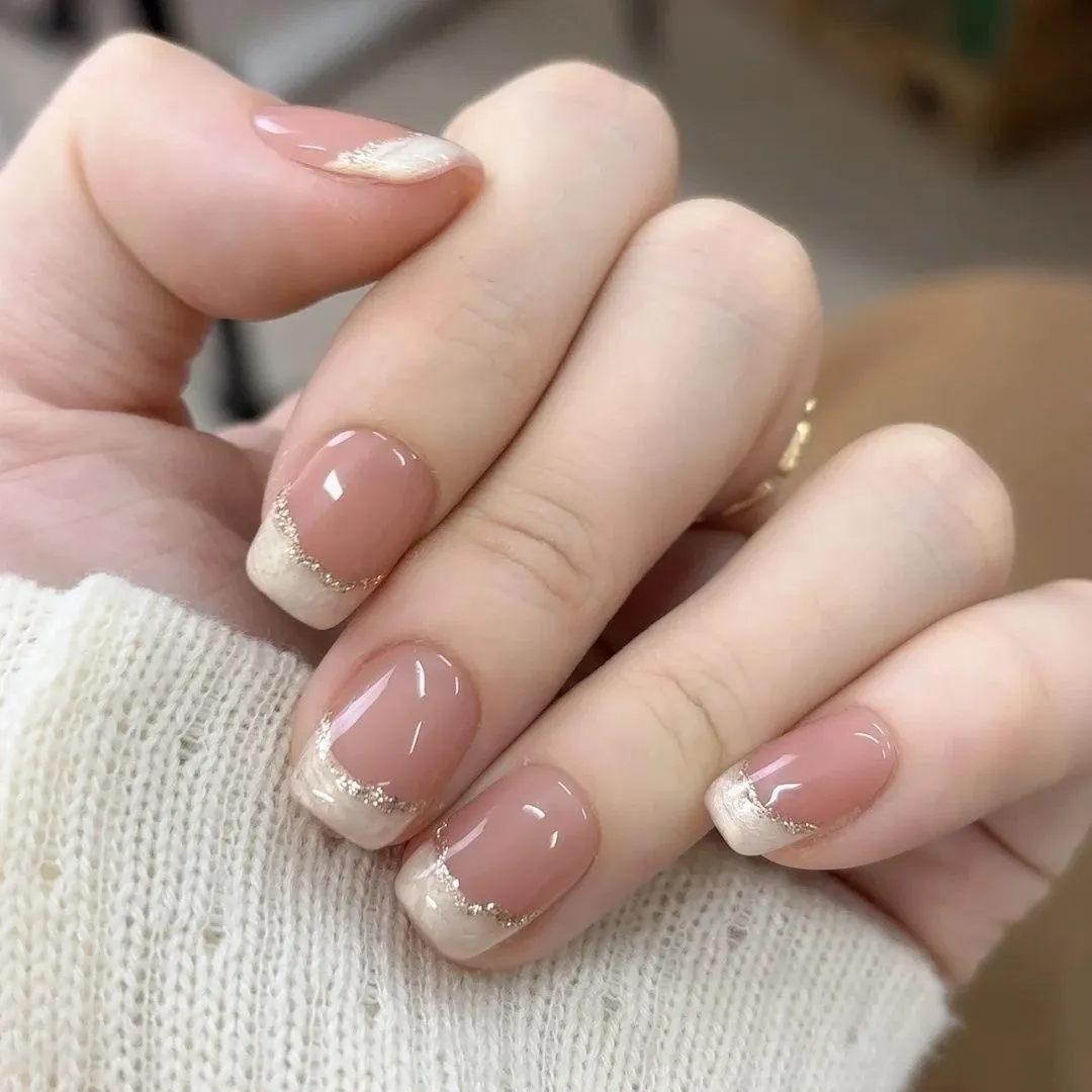 纯手工穿戴甲法式纯欲奶白少女
