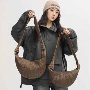 新款软皮小众牛角包2025月牙饺子包休闲通勤包斜挎包女胸包可颂包