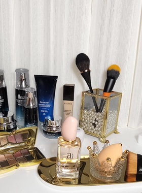 样板间护肤品摆件梳妆台化妆品耳饰饰品刷子收纳盒软装道具组合