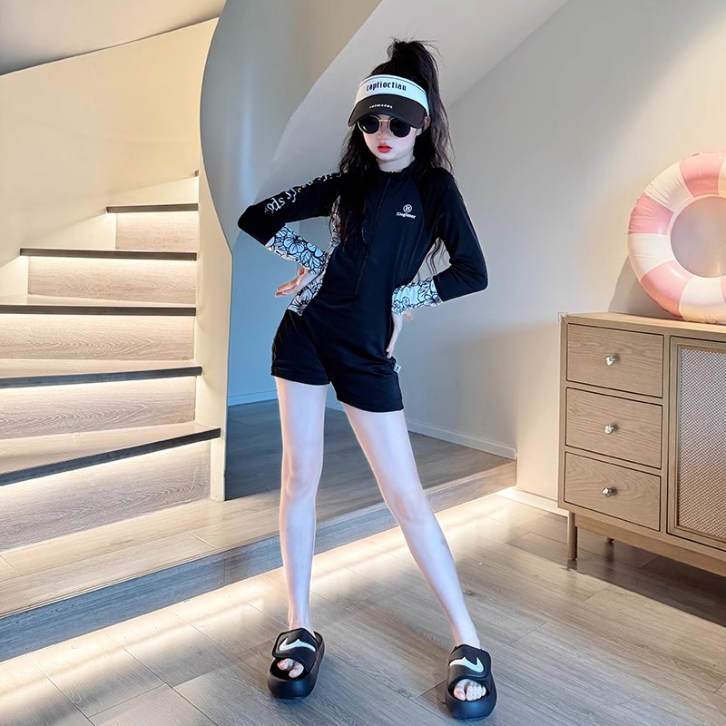 英国NextKiss女童泳衣夏季2025新款儿童带胸垫游泳衣大童长袖泳装