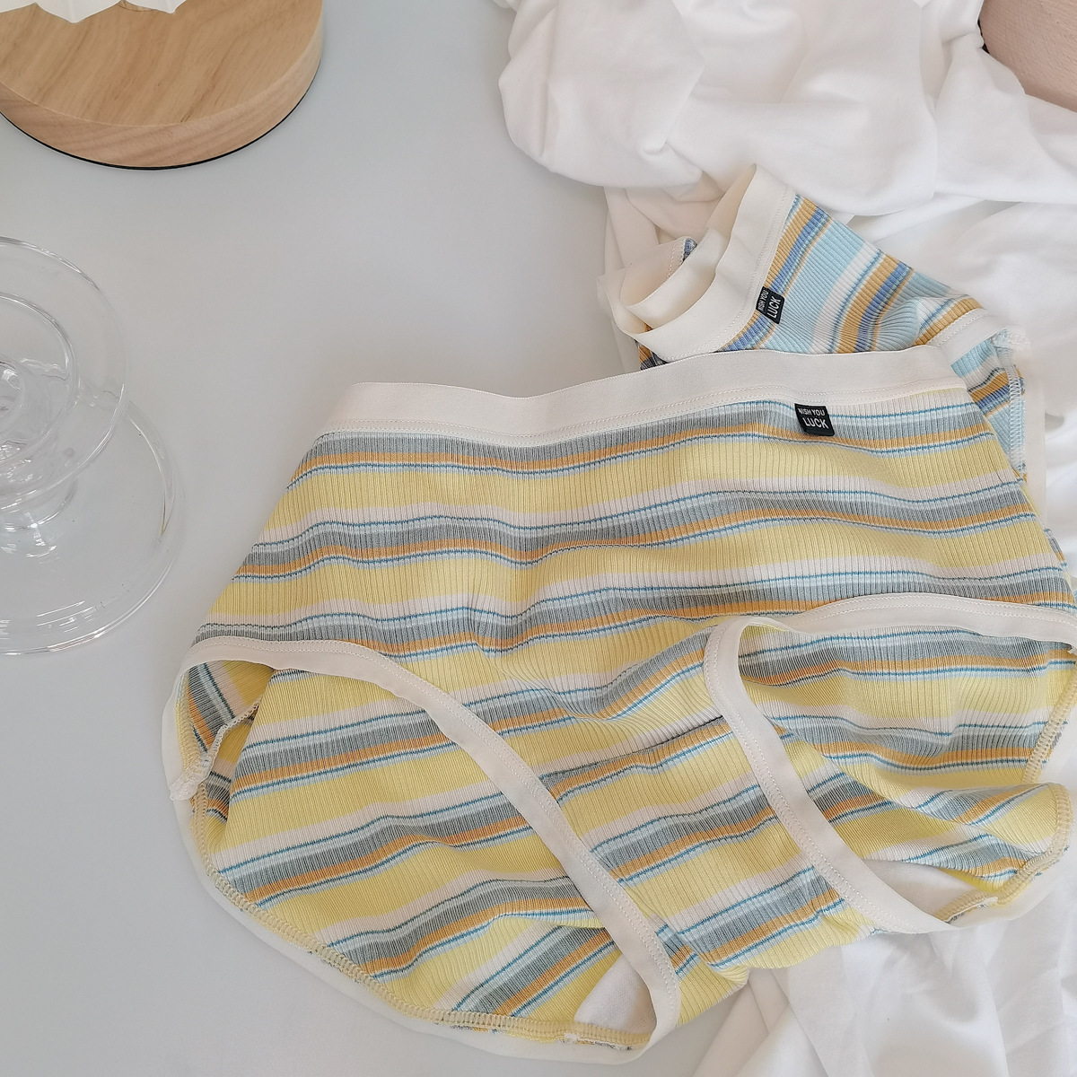 N8031无蕾丝轻感 粉蓝黄彩虹条纹内裤柔软三角裤日系简约