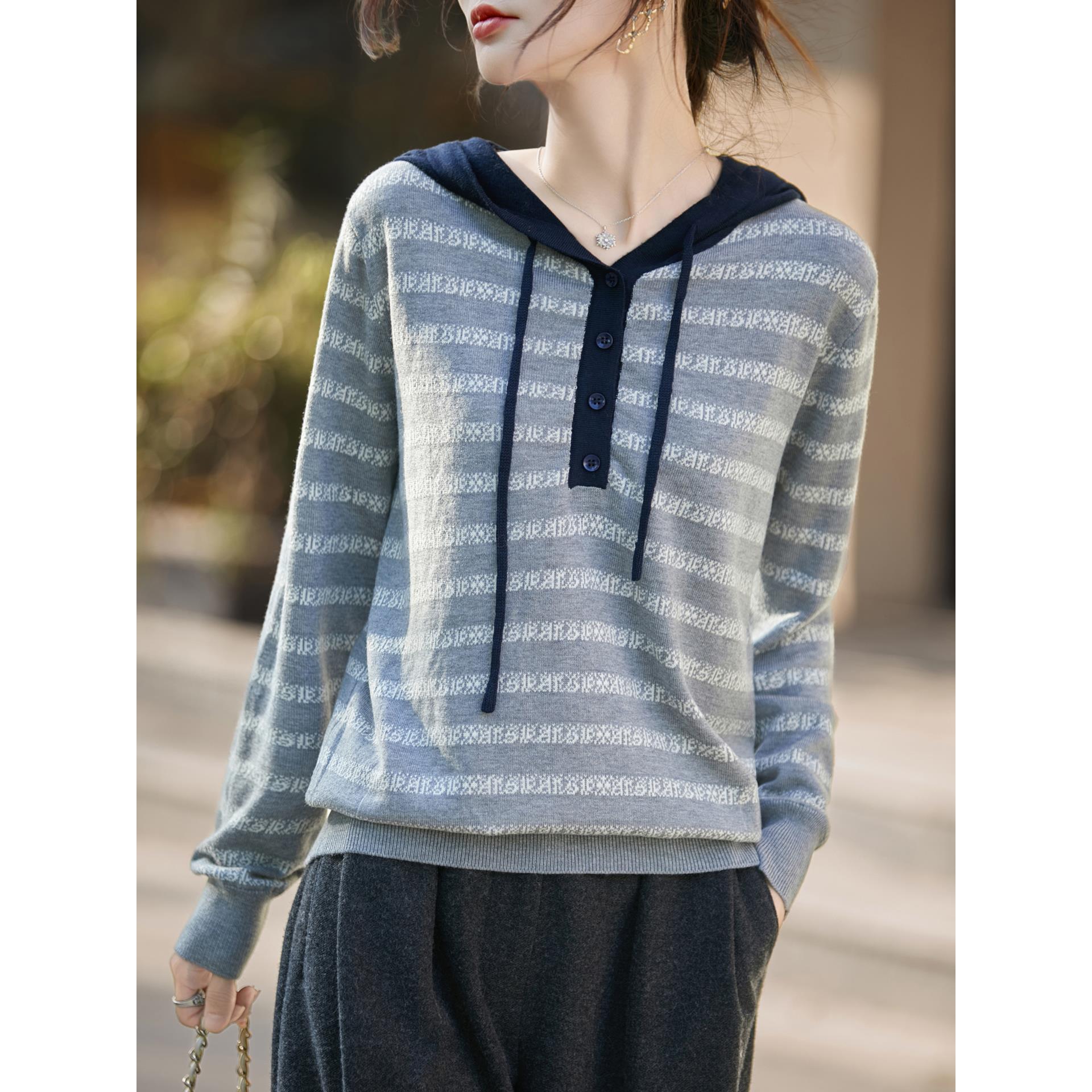 ROUMIKL秋冬新款连帽撞色条纹毛衣女宽松休闲针织卫衣帽衫保暖打