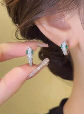 高级感时尚微镶绿色眼睛蛇形耳扣女小众气质个性百搭耳环轻奢耳饰
