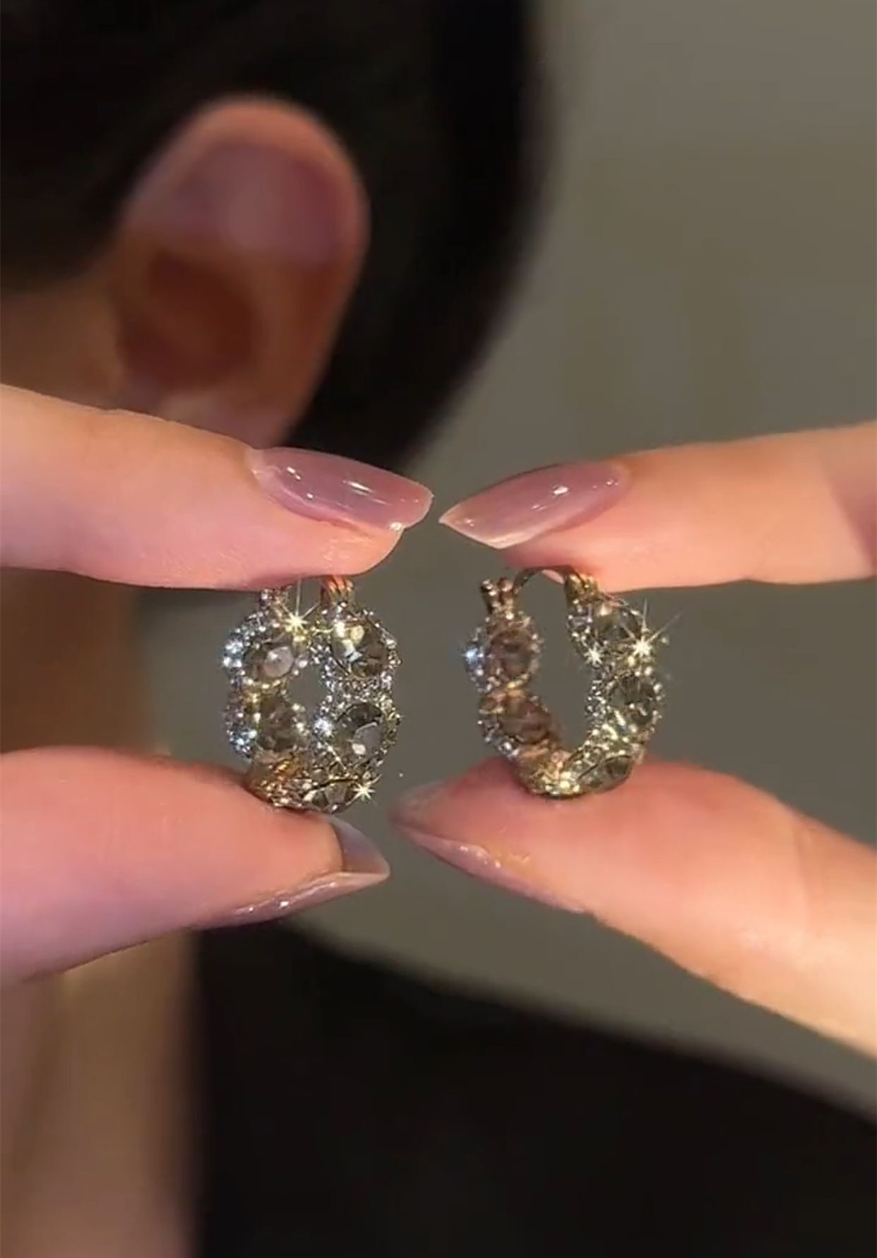 2023新款高级感镶钻金属圆形耳扣