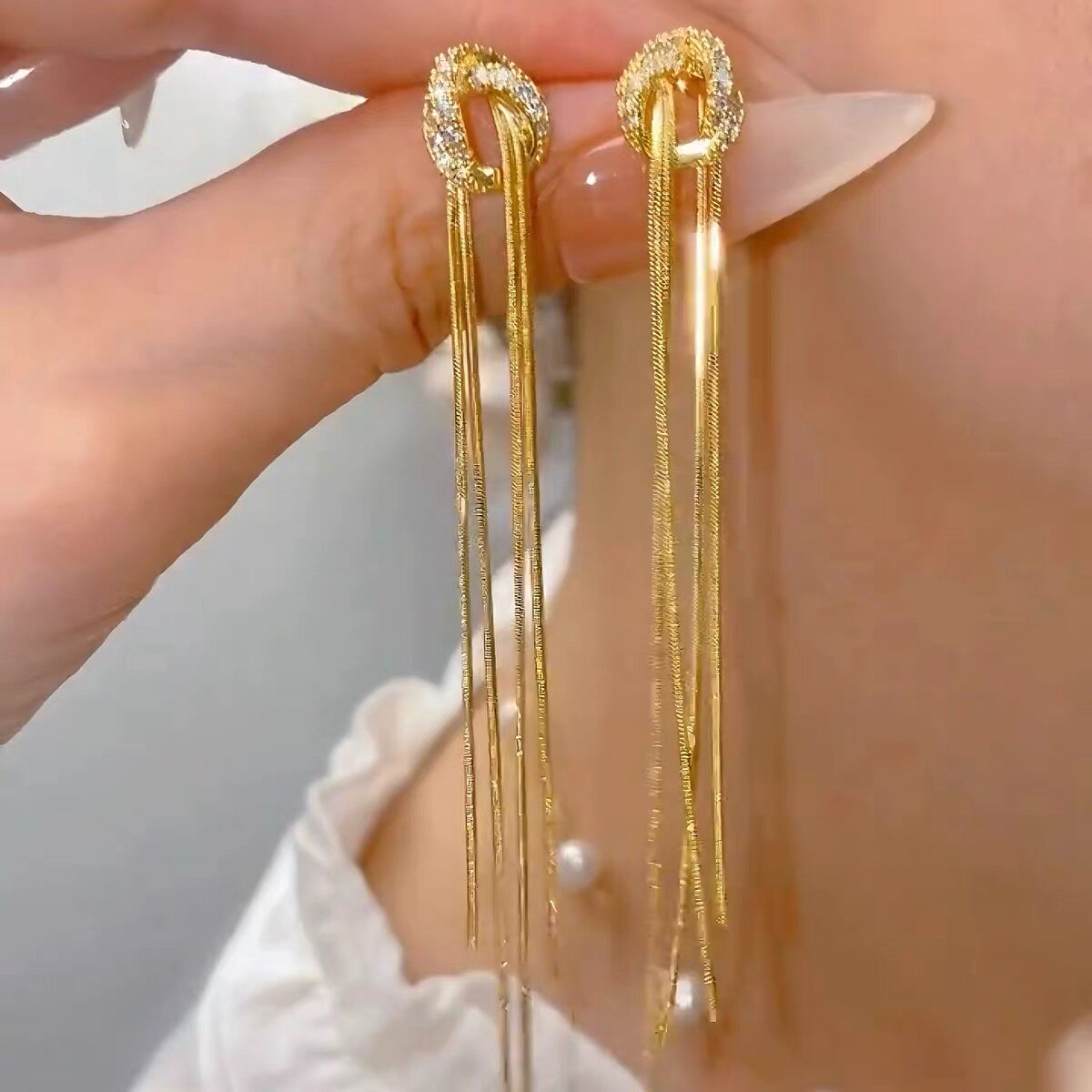 法式轻奢金色镶钻流苏耳环