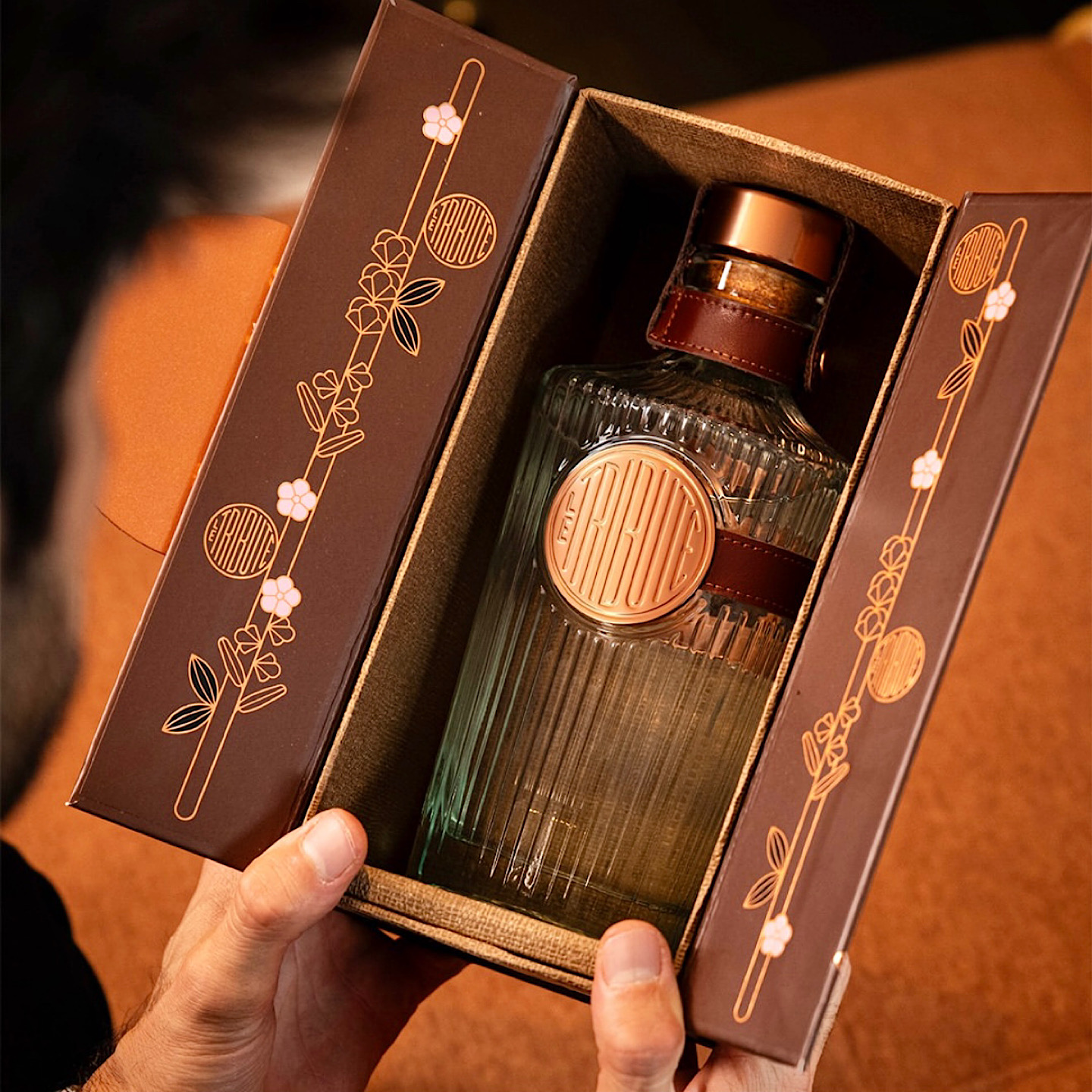 西班牙LETRIBUTE献礼限量版金酒