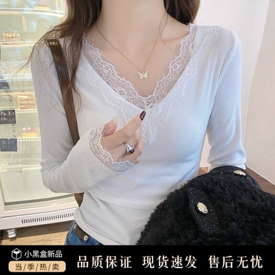 白色V领蕾丝花边上衣高级感