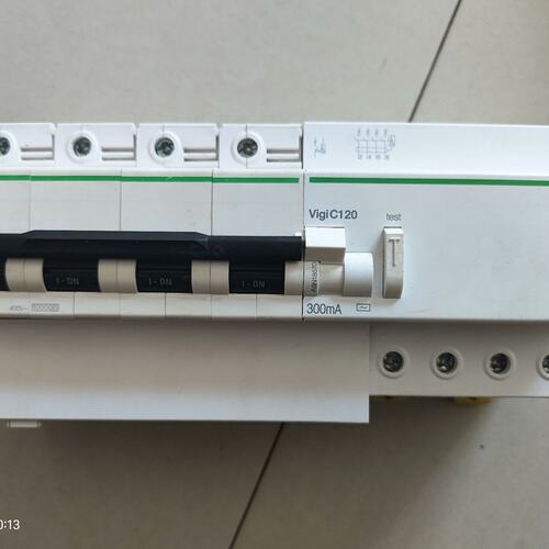 议价施耐德4P漏保C125HC120+VigicC120实物可维修