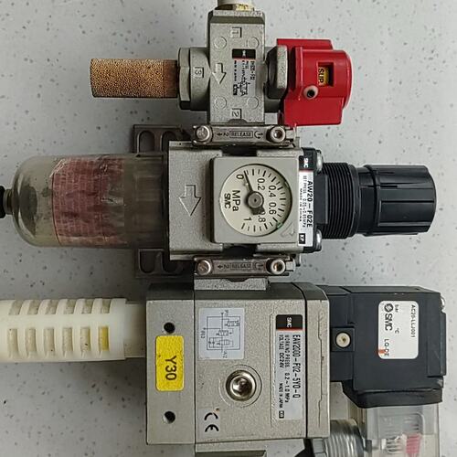 议价电阻器EAV2000-F02-5Y0-Q，可维修