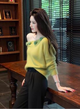 ROUMIKL温柔风绿色立体花朵斜肩针织衫女2025年秋冬新款软糯糯不