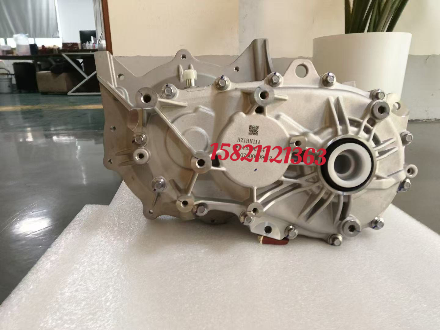 新能源哪吒V变速箱减速器差速器总成齿轮箱齿轮壳总成波箱分动箱