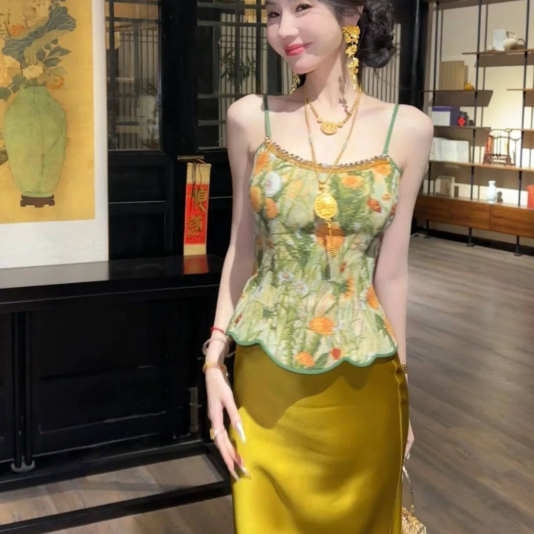 2025时尚套装中式复古油画显瘦印花修身背心上衣高腰半身裙两件套