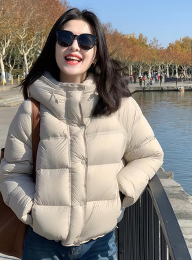 90白鸭绒云朵感泡芙羽绒服女短款秋冬季新款加厚连帽面包服小外套