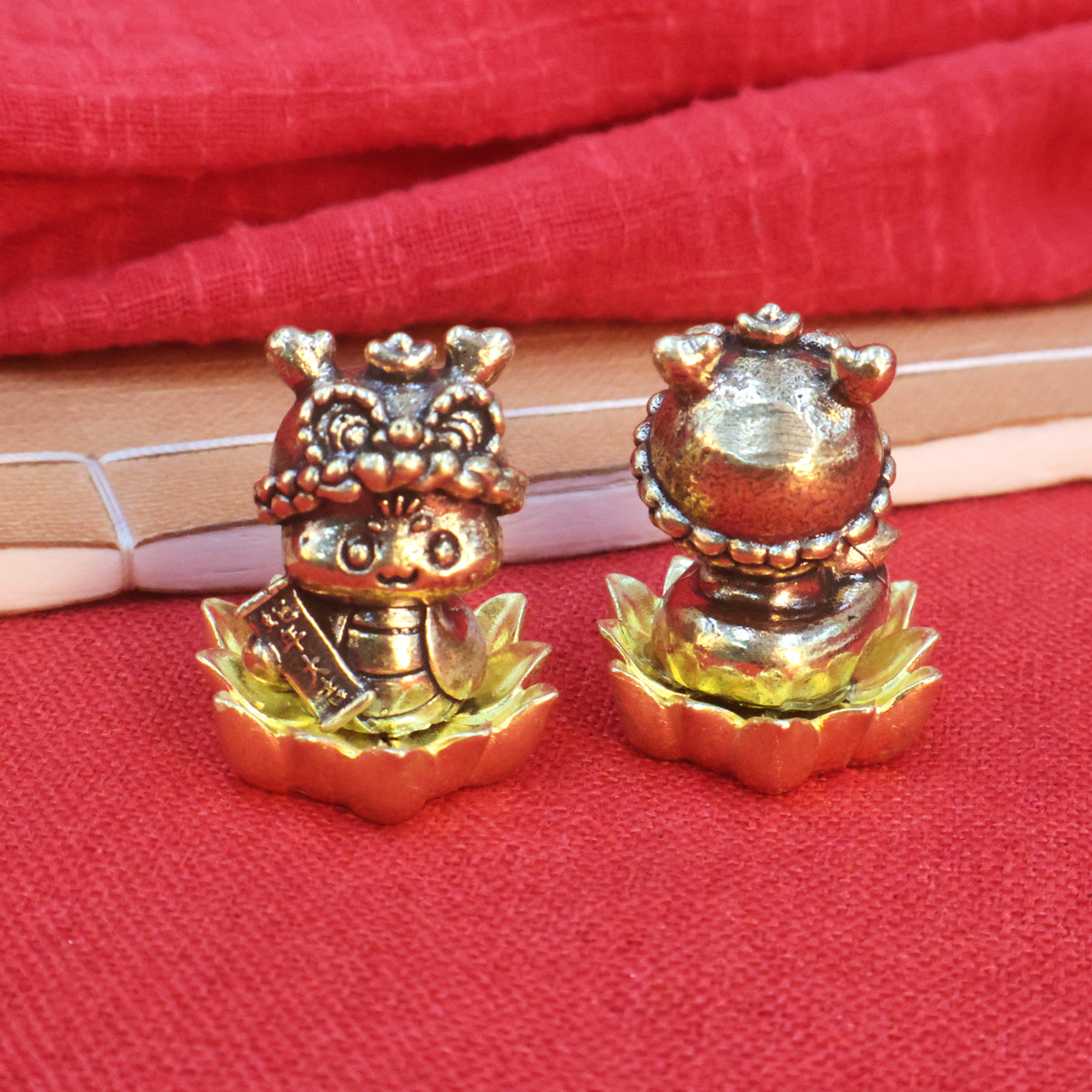 黄铜蛇年头戴舞狮帽可爱莲花蛇客厅茶桌摆件蛇年大吉桌面装饰品