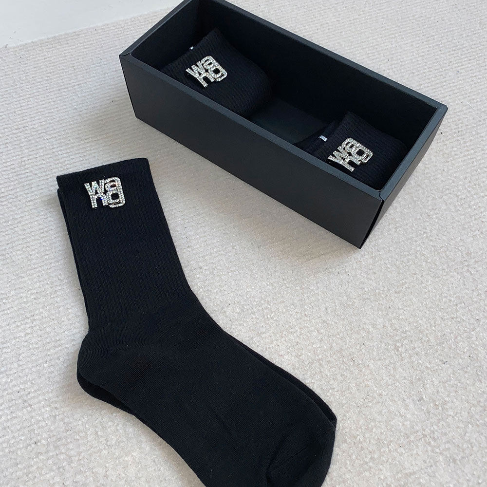 BUTINXX EUROPEAN AND AMERICAN HANDMADE BRIGHT DIAMOND FEMALE LETTER W BLACK PERSONALITY NICHE LIGHT LUXURY LOLITA SWEET TIDE SOCKS