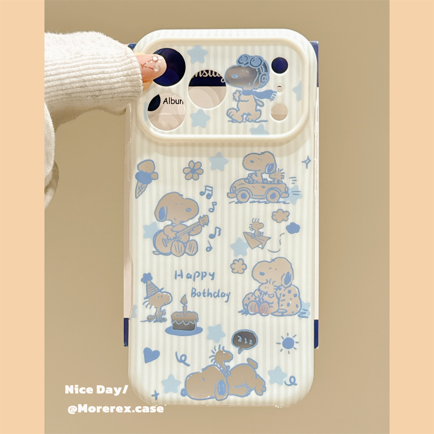 MoreRex复古条纹镂空卡通史努比适用苹果18手机壳日韩iphone17promax新款18pro全包15防摔保护套14女16超好看