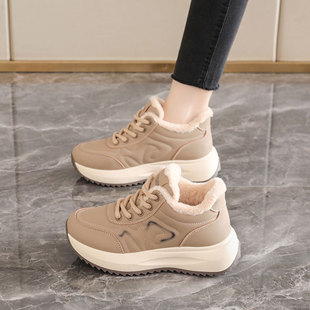 高级感皮面加绒保暖运动鞋女款冬季新款轻便防滑厚底软底老爹棉鞋