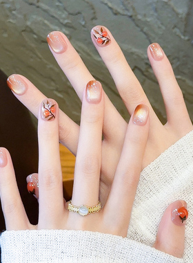 琥珀渐变猫眼手工穿戴甲2025新款高级感秋冬裸色美甲短款指甲贴片