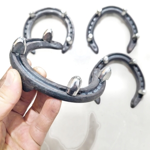 防滑马蹄铁防滑马掌冬季雪地泥地工具修蹄马蹄铁速度铁掌锻钢