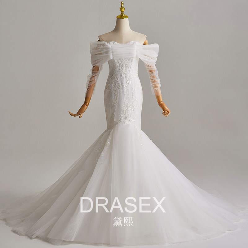 法式一字肩蕾丝新娘结婚轻婚纱