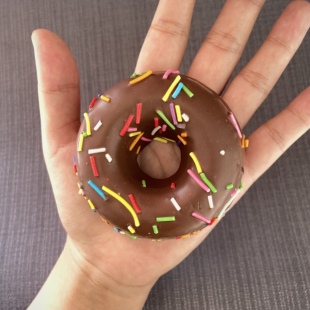 巧克力蛋糕甜甜圈学校门口公园摆摊蛋糕房烘焙坊摆台超市商用零食