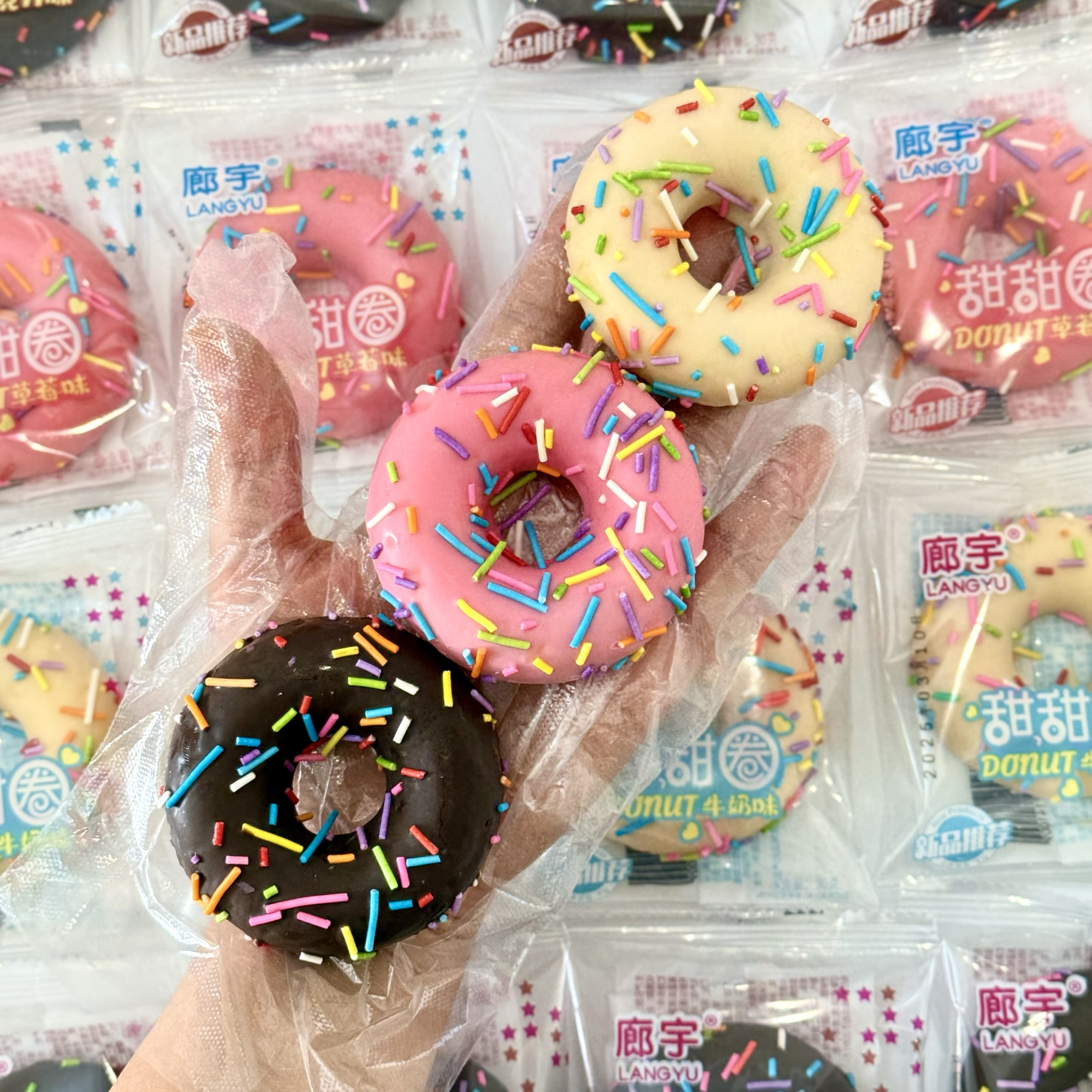 甜甜圈巧克力草莓牛奶蛋糕烘焙店同款下午茶摆台摆摊网红零食