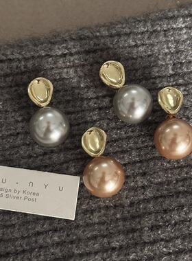 施家真多麻灰色珍珠耳钉女2024年新款小众轻奢高级感简约耳环耳饰