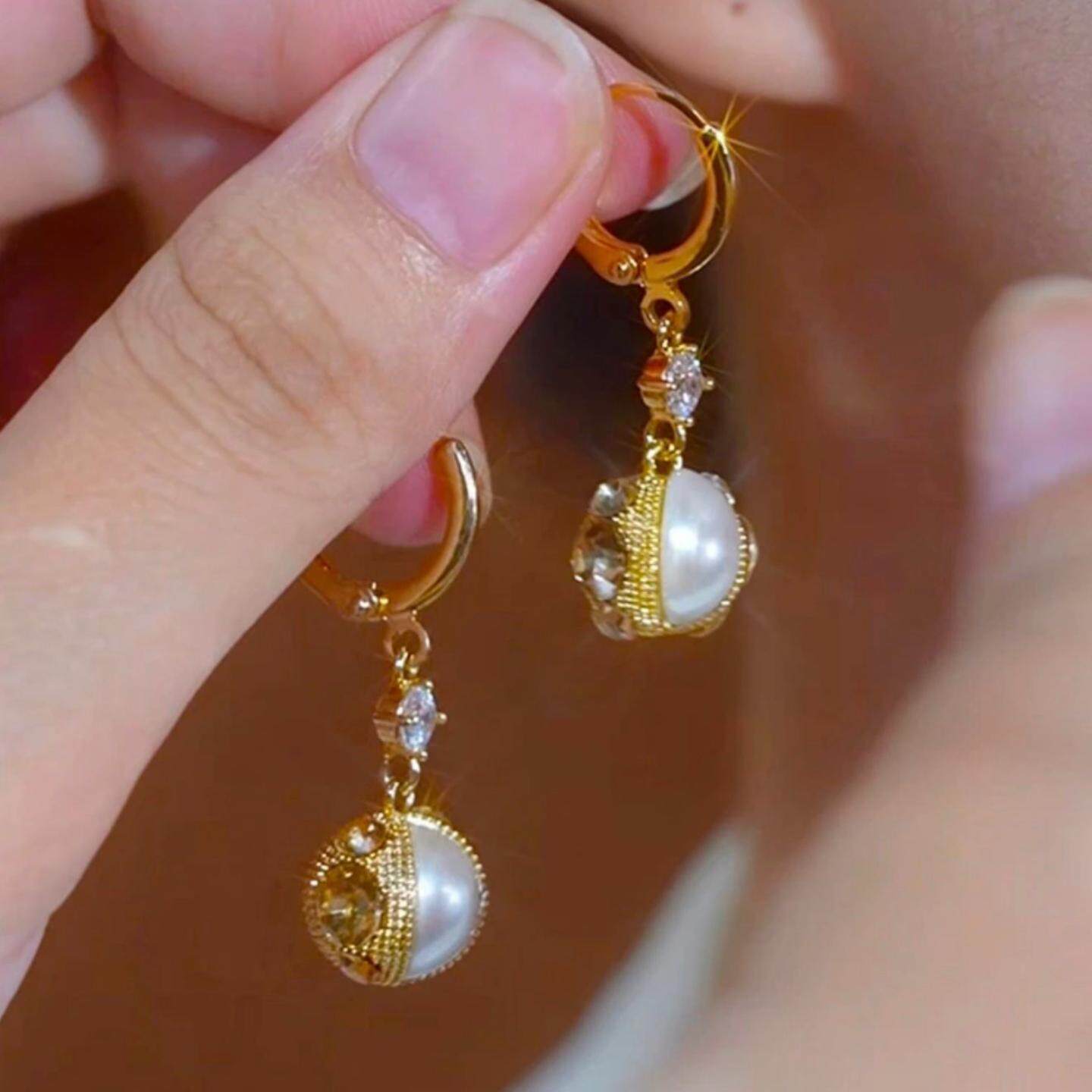 2025春夏高档吊坠耳扣白色珠珠巴洛克宫廷风耳环复古轻奢气质耳饰